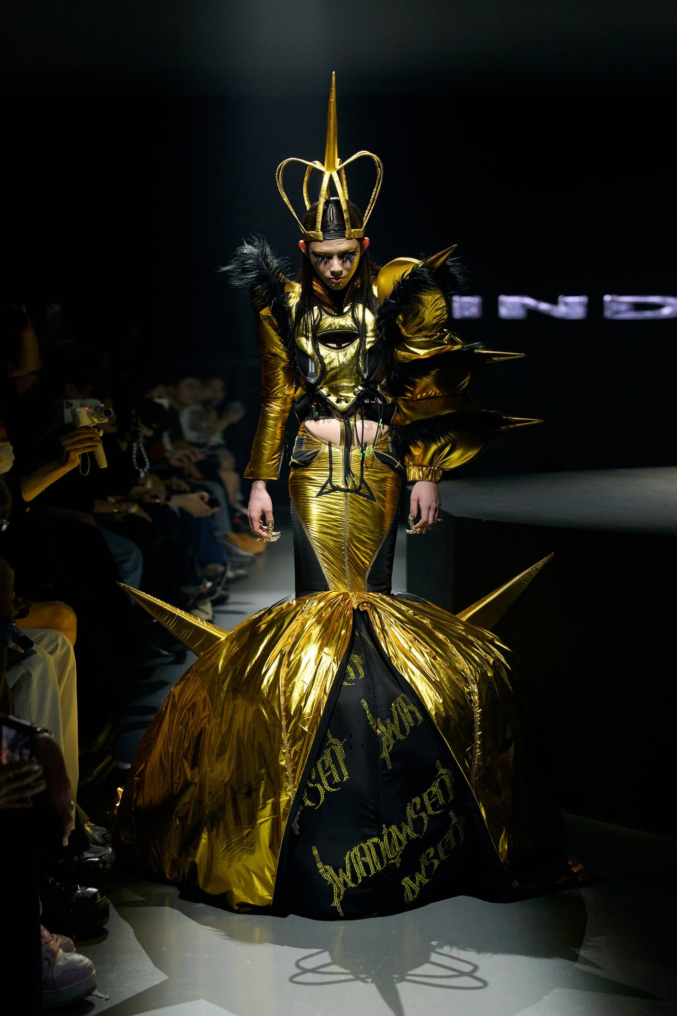 Closing look from Windowsen SS2023 Ready-To-Wear collection The Reincarnation of MX Ridiculous