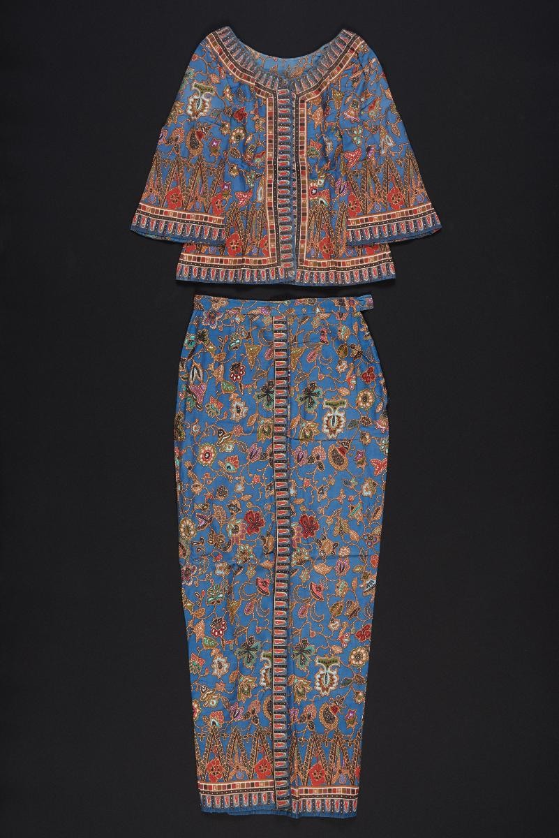 Singapore Airlines sarong kebaya uniform in batik print, designed by Pierre Balmain